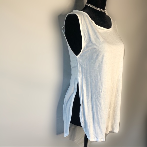 2/1$15 tunic with slits on the side - Picture 2 of 2